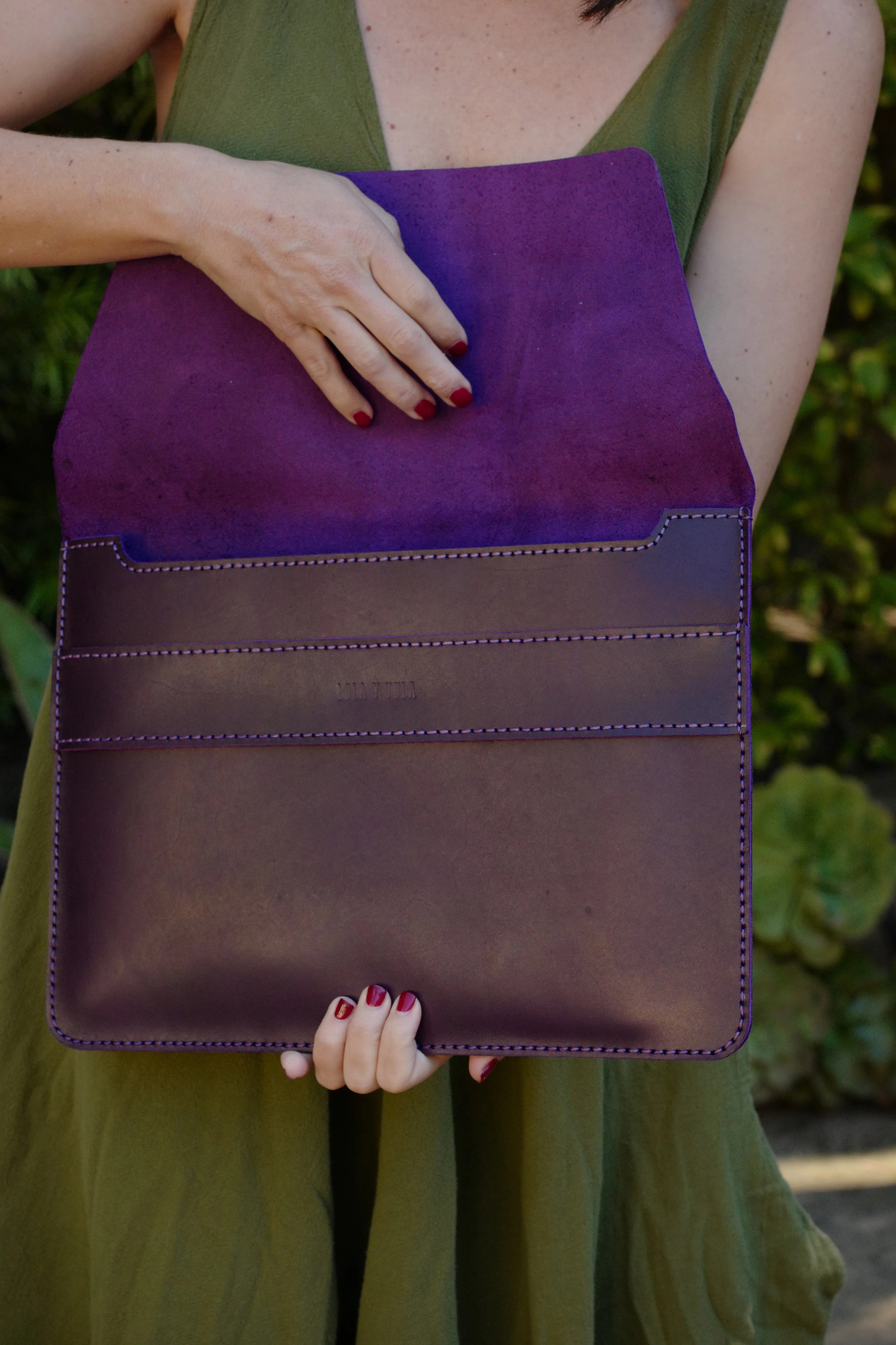 LEATHER LAPTOP SLEEVE// EGGPLANT