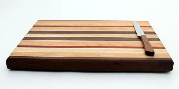 Medium Cutting Board with Stripes in Oak - Size 10x13